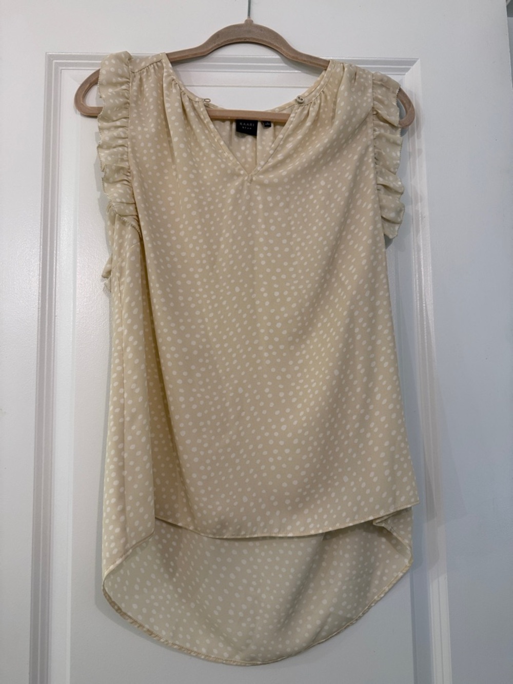 Lite weight summer blouse, great for work or casual event.